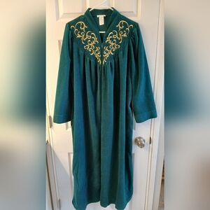 Vintage Vanity Fair Velour Robe Hunter Green with Gold Embroidery Petites Large